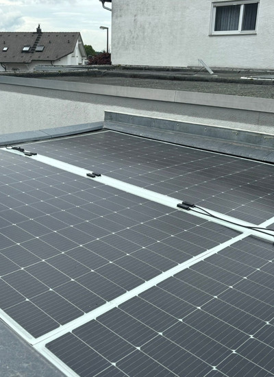 Balkonkraftwerk auf einer Garage/Carport