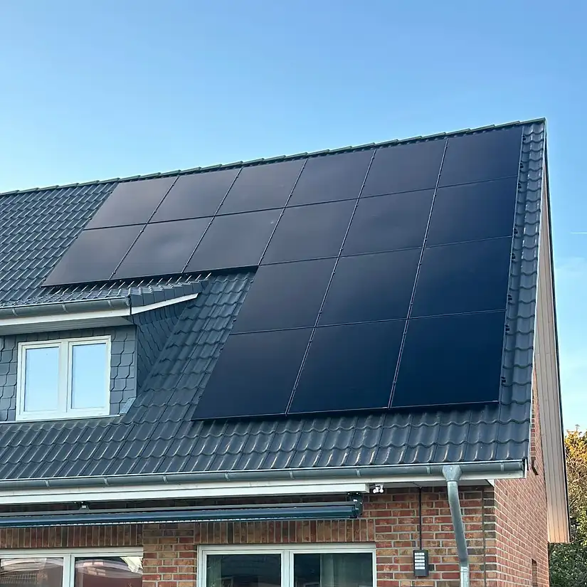 Maßgeschneiderte PV-Anlage auf einem Hausdach