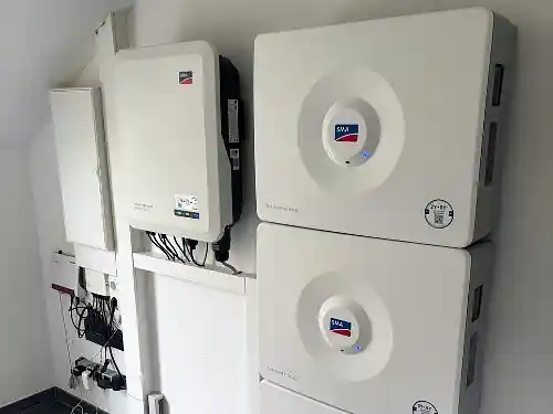 Photovoltaiklösungen und deren Komponenten: Wechselrichter und Batteriespeicher