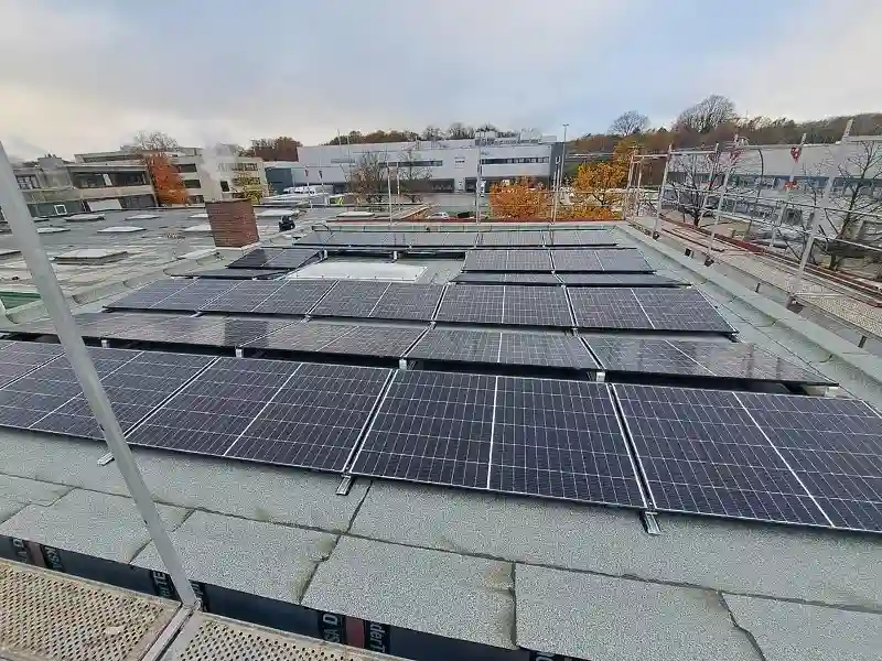 Photovoltaikanlage auf einer Produktionsstätte.