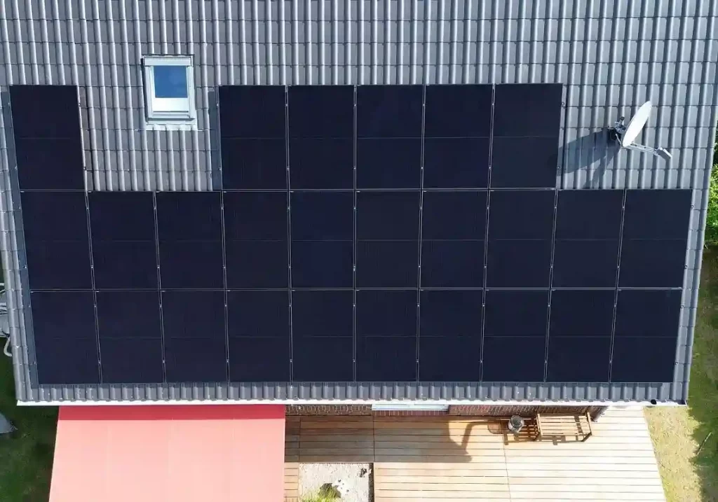 Photovoltaik in Lübeck: PV-Anlage mit Stromspeicher und Wallbox.